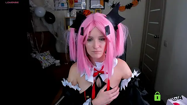 Snapshot of FrancescaCollins chatting on October 31, 5:09 pm FrancescaCollins online show from October 31, 5:09 pm