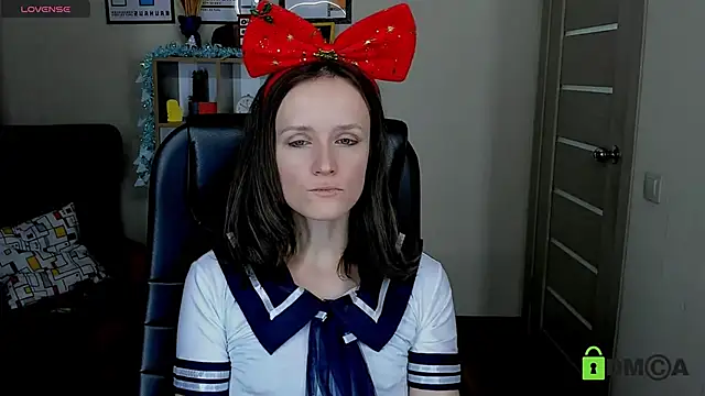 Snapshot of FrancescaCollins chatting on December 14, 12:33 pm FrancescaCollins online show from December 14, 12:33 pm