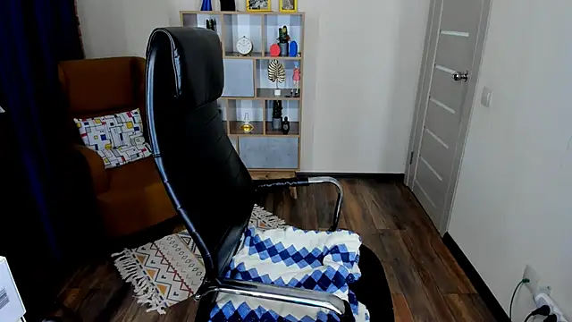 Snapshot of FrancescaCollins chatting on October 16, 3:31 pm FrancescaCollins online show from October 16, 3:31 pm