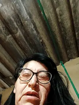 Snapshot of clarita_01 chatting on October 6, 10:38 am clarita 01 online show from October 6, 10:38 am
