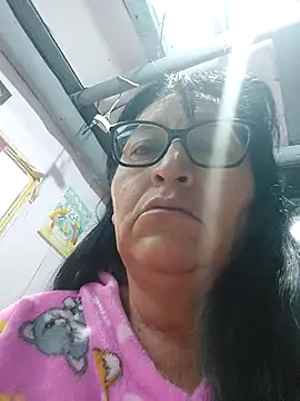 clarita 01 online show from July 4, 11:38 am