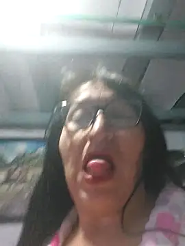 clarita 01 online show from April 7, 2:08 pm