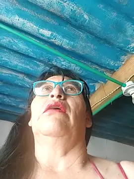 clarita 01 online show from February 4, 1:06 pm