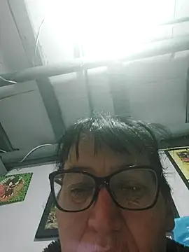 clarita 01 online show from May 31, 10:54 am