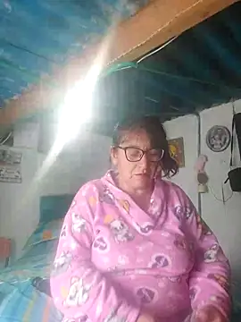 clarita 01 online show from March 19, 1:00 pm