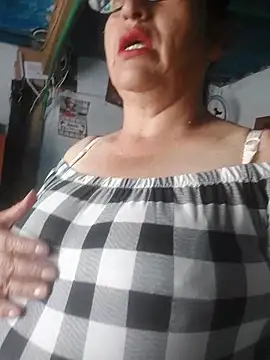 clarita 01 online show from April 8, 12:39 pm