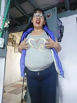 clarita 01 online show from February 6, 12:56 pm