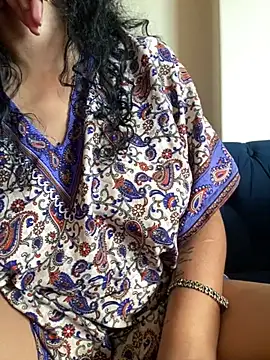 Snapshot of Indianbutter11 chatting on February 25, 11:21 am Indianbutter11 online show from February 25, 11:21 am