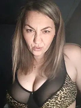 Snapshot of Ant0nina chatting on February 25, 10:20 pm Ant0nina online show from February 25, 10:20 pm