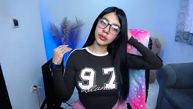 Snapshot of Alin_Aly chatting on November 12, 2:43 pm Alin Aly online show from November 12, 2:43 pm