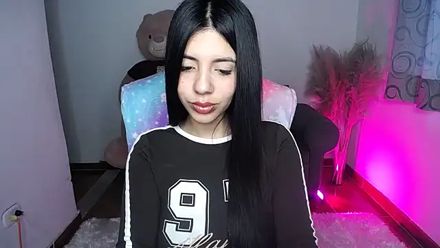 Snapshot of Alin_Aly chatting on November 28, 9:48 pm Alin Aly online show from November 28, 9:48 pm