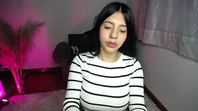 Snapshot of Alin_Aly chatting on January 15, 10:24 pm Alin Aly online show from January 15, 10:24 pm