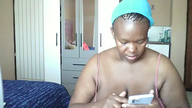 Snapshot of XXXGIANTBOOBS chatting on September 17, 8:16 am XXXGIANTBOOBS online show from September 17, 8:16 am