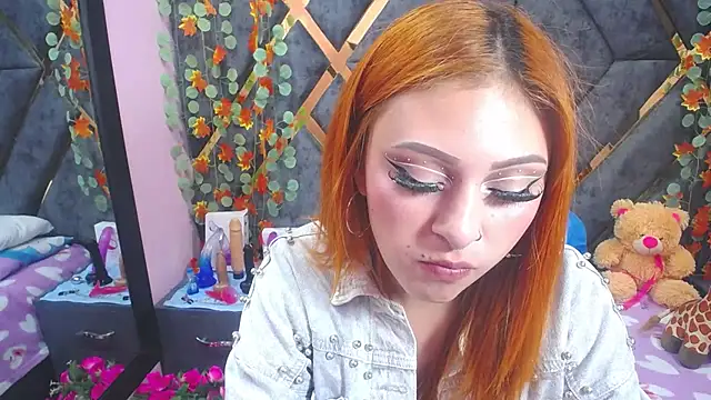 Snapshot of Emmily_Walker chatting on January 28, 2:43 am Emmily Walker online show from January 28, 2:43 am