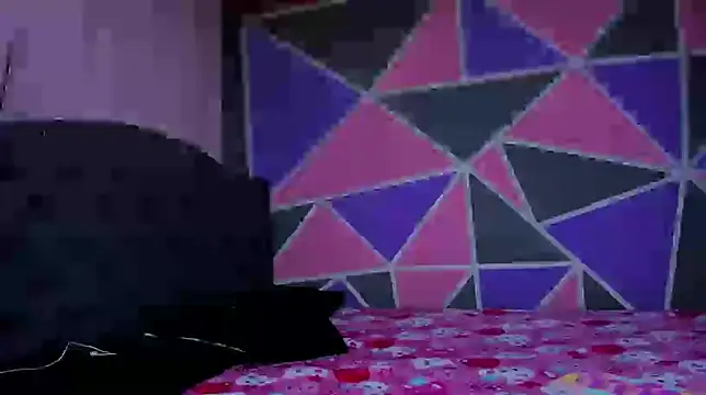 Emmily Walker online show from April 9, 5:20 am