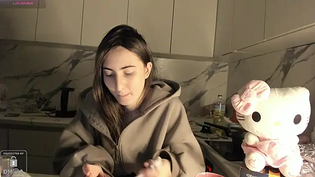 Ayesha Thebestt online show from February 2, 5:01 pm