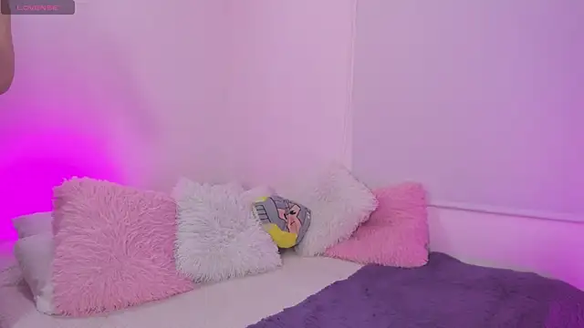 karly rioss online show from June 18, 5:28 am