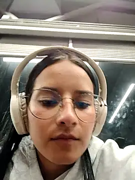  vaness online show from April 14, 5:34 am