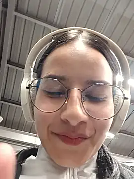  vaness online show from April 5, 5:47 am