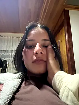 Snapshot of _vaness chatting on October 24, 5:28 am vaness online show from October 24, 5:28 am