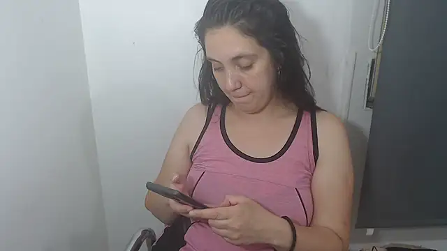 Snapshot of lulitasexy chatting on January 15, 3:33 am lulitasexy online show from January 15, 3:33 am