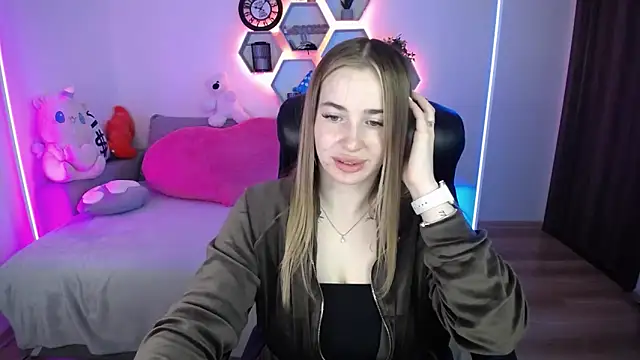 SabrinViolet online show from May 9, 8:07 am