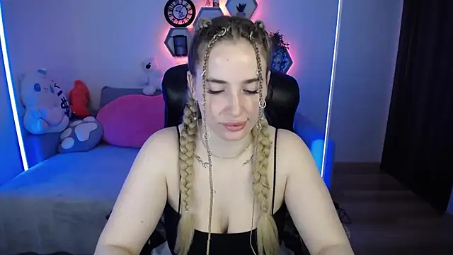 SabrinViolet online show from May 16, 8:13 am