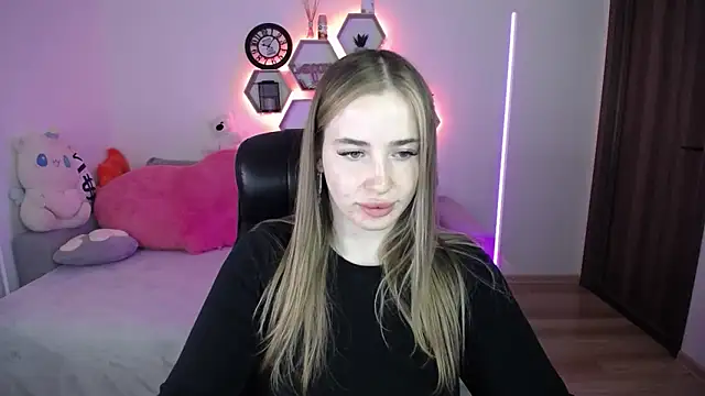 SabrinViolet online show from May 3, 8:08 am
