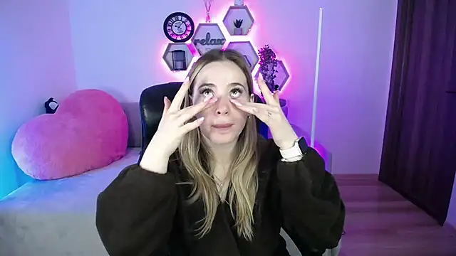 SabrinViolet online show from February 11, 9:09 am