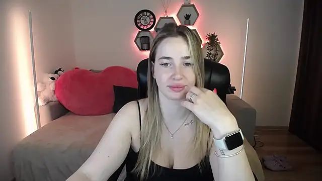 SabrinViolet online show from July 23, 8:11 am