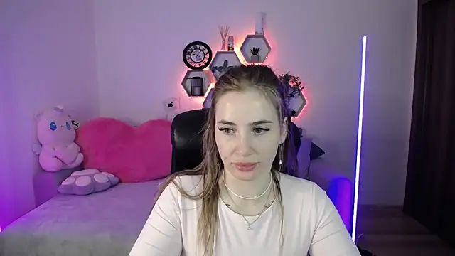 SabrinViolet online show from April 17, 8:06 am