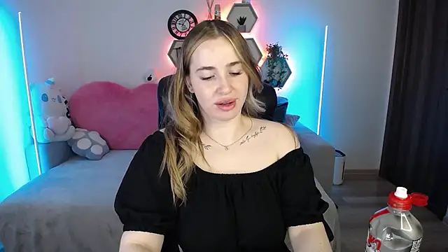 SabrinViolet online show from May 23, 8:13 am
