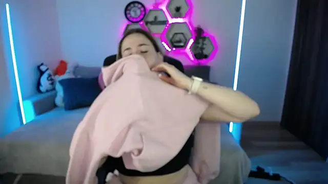 SabrinViolet online show from October 21, 8:14 am