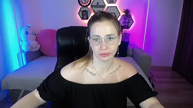 SabrinViolet online show from July 7, 8:07 am