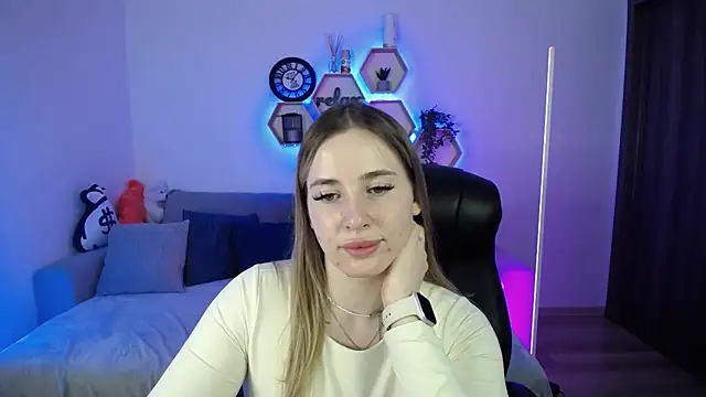 SabrinViolet online show from March 30, 8:05 am