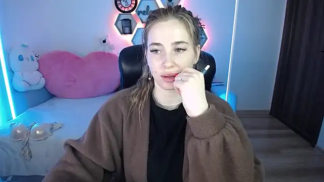 SabrinViolet online show from April 24, 8:05 am