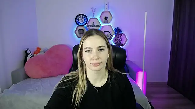 SabrinViolet online show from February 24, 9:10 am