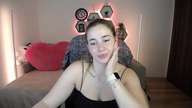 SabrinViolet online show from July 22, 9:00 am