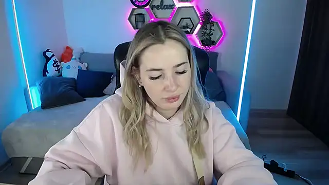 SabrinViolet online show from November 2, 9:03 am