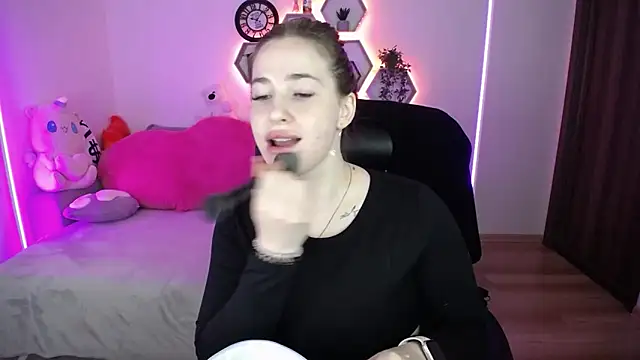 SabrinViolet online show from May 4, 8:17 am