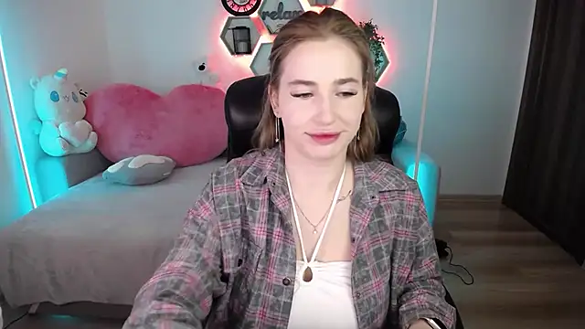 SabrinViolet online show from April 26, 8:11 am