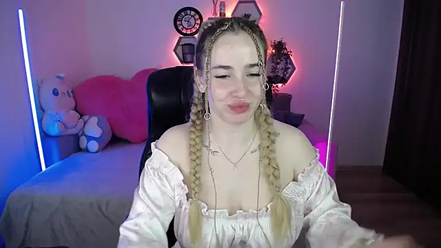 SabrinViolet online show from May 17, 8:14 am