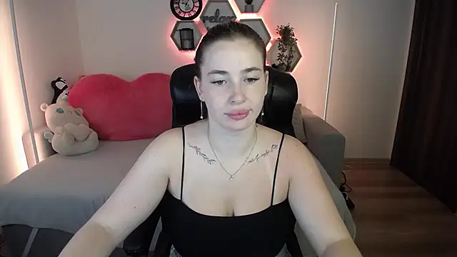 SabrinViolet online show from July 13, 8:02 am