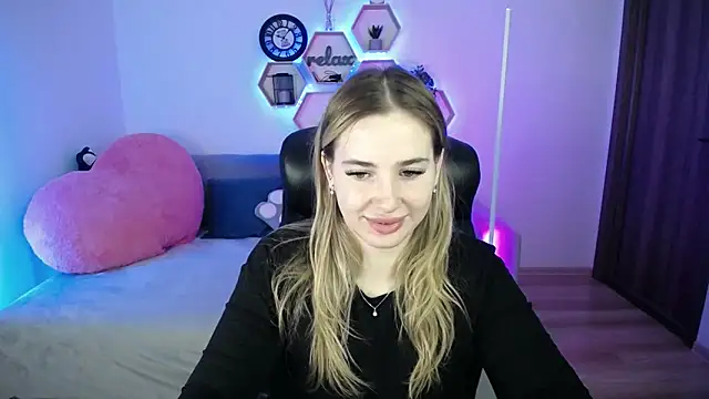 SabrinViolet online show from February 14, 9:09 am