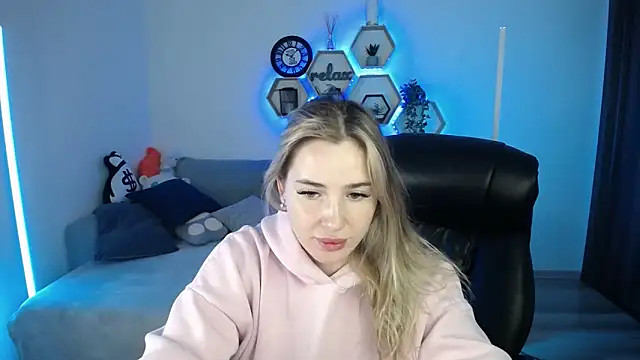 SabrinViolet online show from November 4, 9:13 am