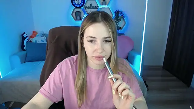 SabrinViolet online show from March 18, 9:12 am