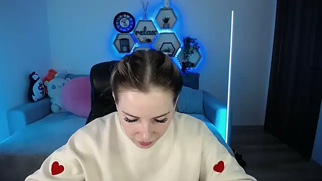 SabrinViolet online show from March 7, 9:05 am