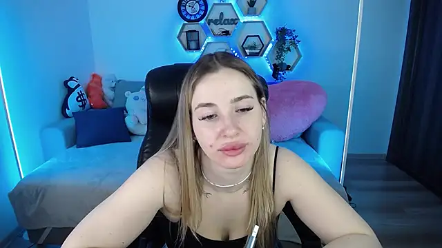 SabrinViolet online show from March 22, 9:11 am