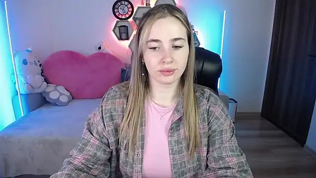 SabrinViolet online show from May 24, 8:03 am