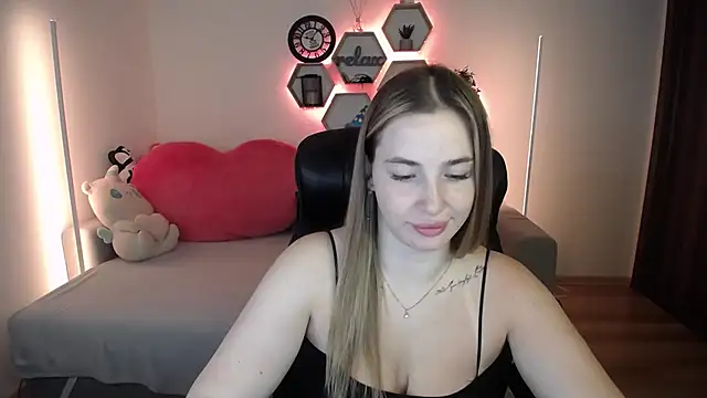 SabrinViolet online show from July 11, 8:03 am